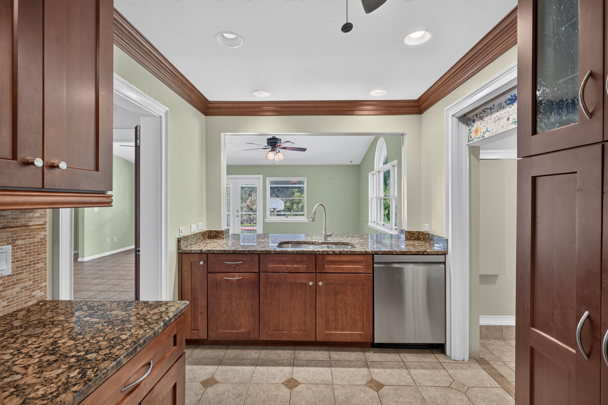 Kitchen 1 of 4