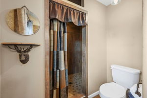 Primary Bathroom (2)