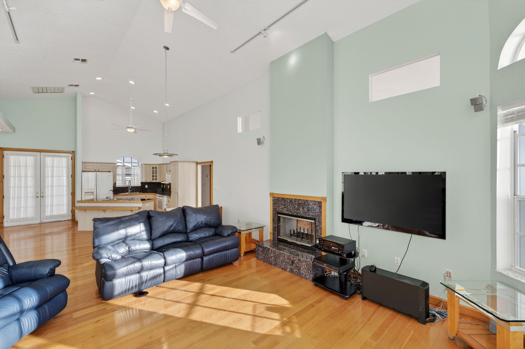Interiors (32)