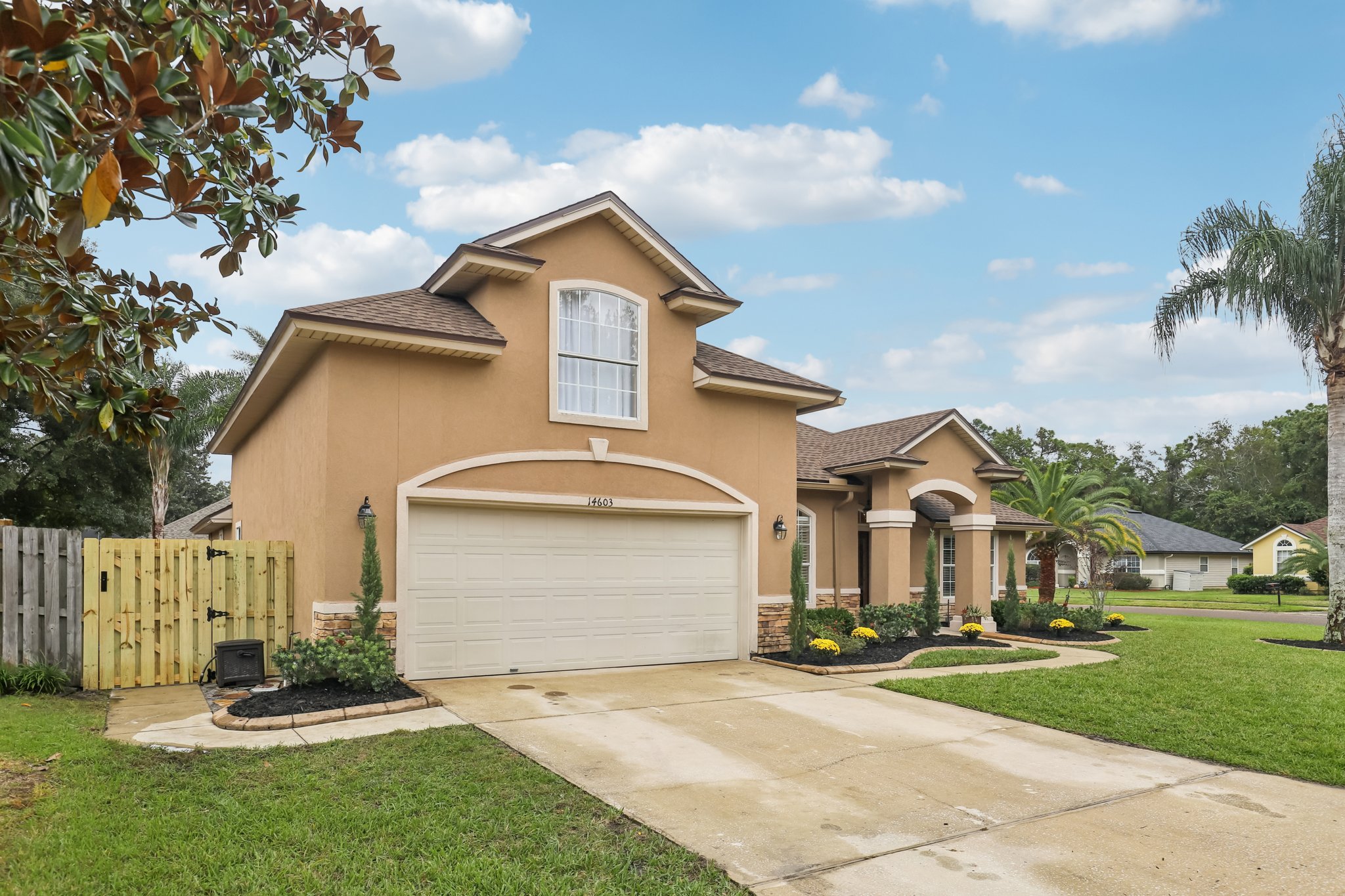 Zachary Dr-S2910-003.jpg