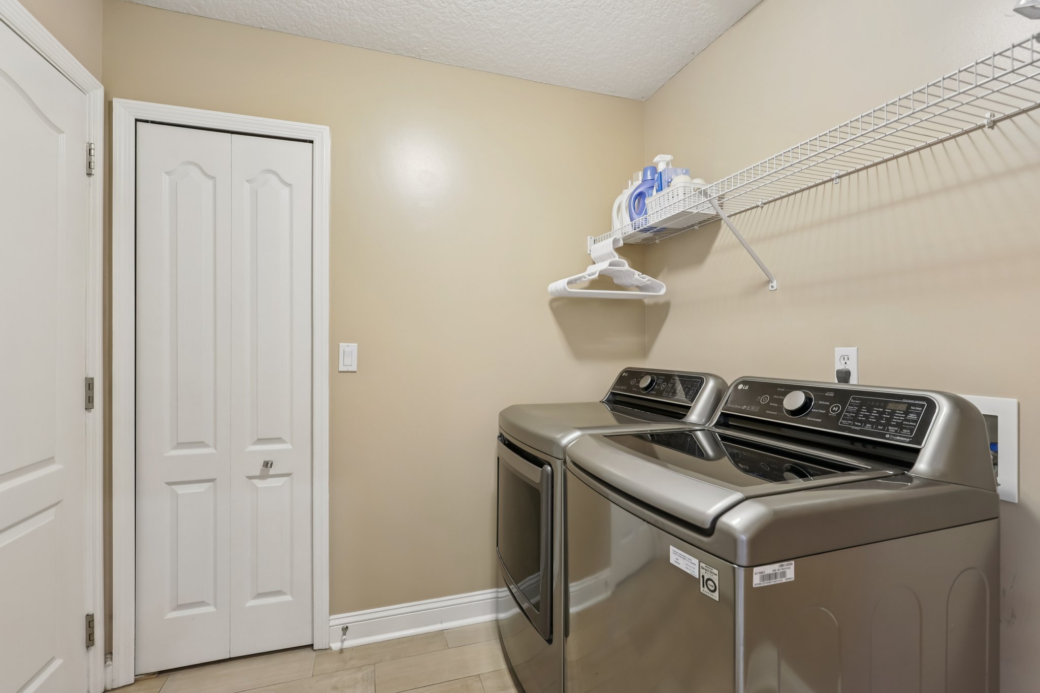 Zachary Dr-S2910-025.jpg