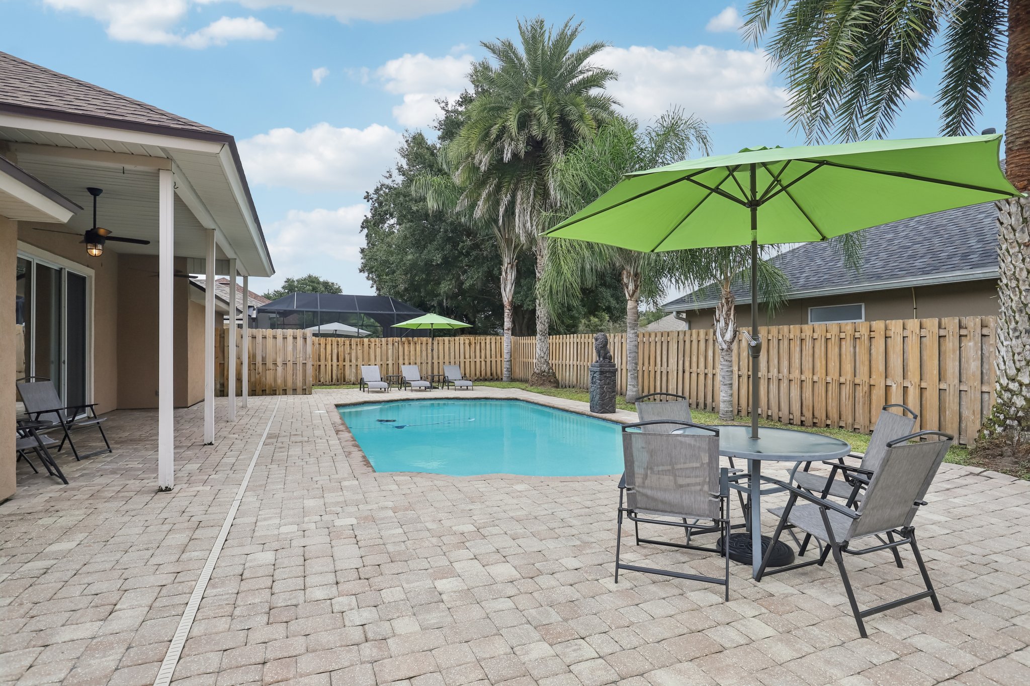 Zachary Dr-S2910-050.jpg