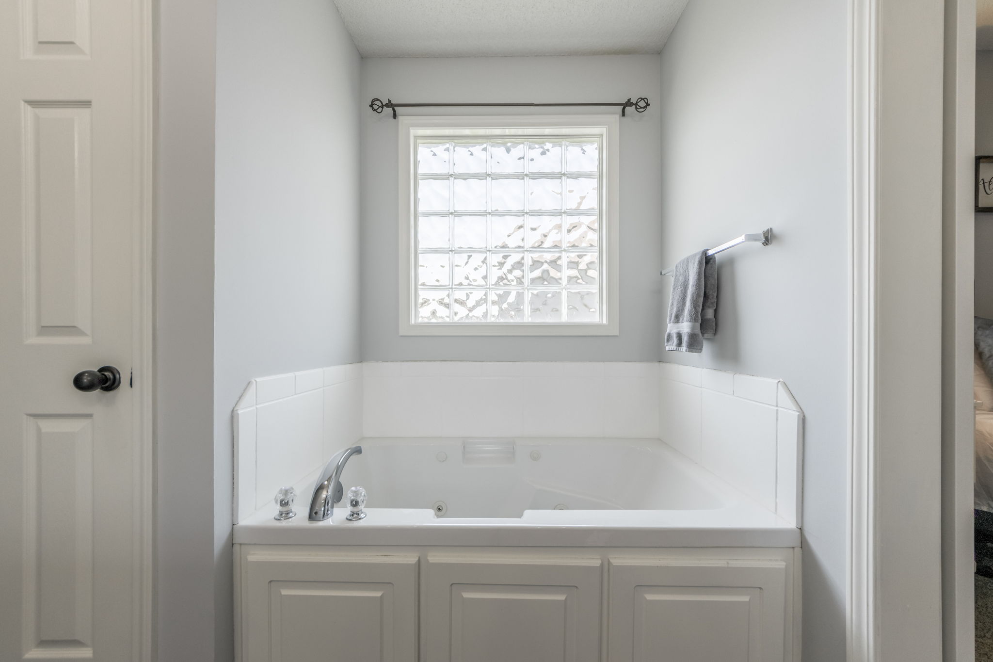 14609 Derby Rd-40