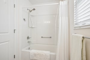 Emma Pl-S2305-030.jpg