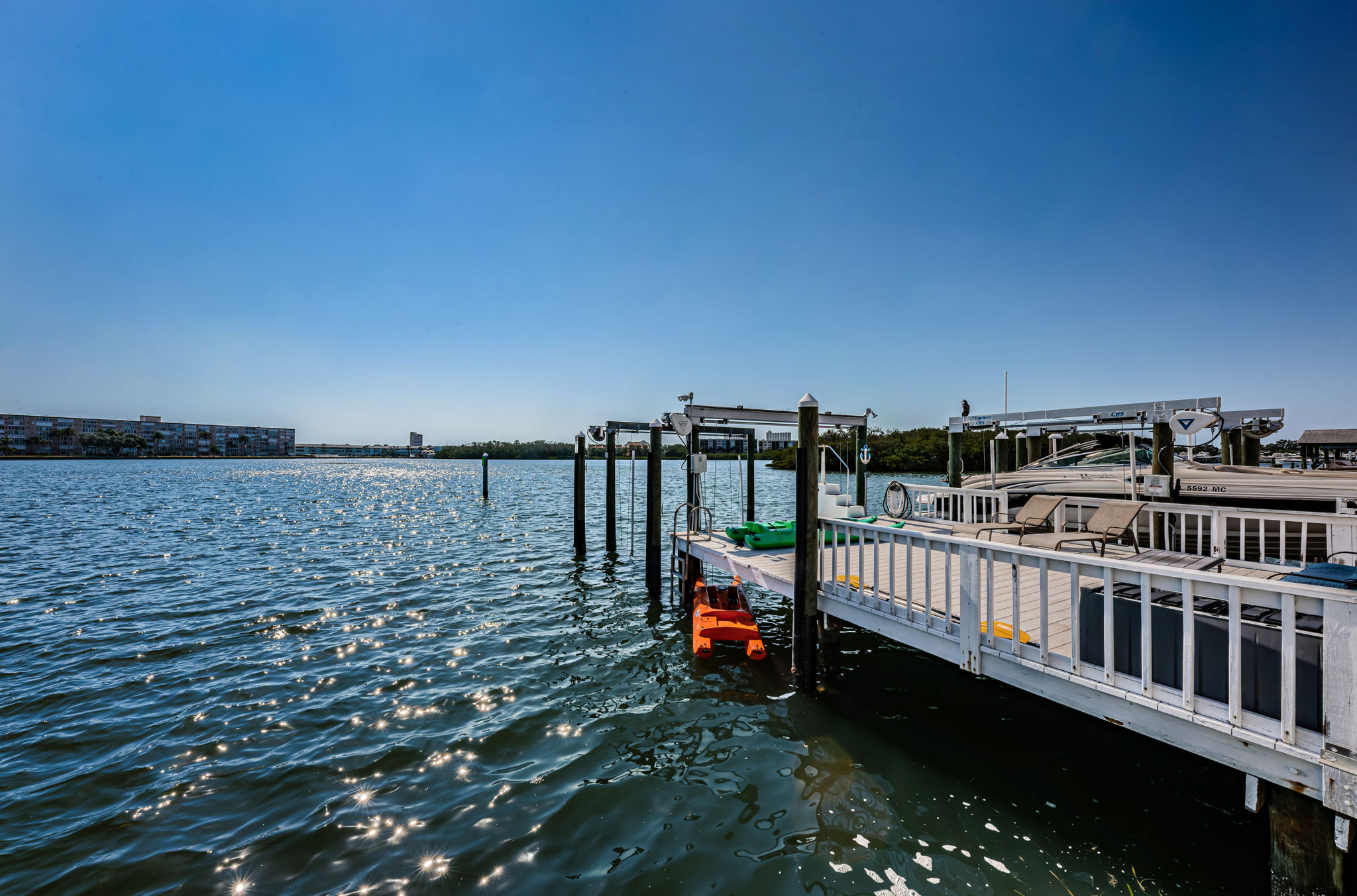 Dock and Water View4