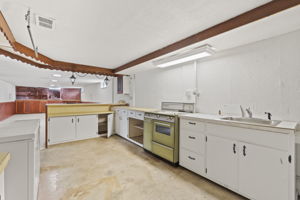  Photo 47