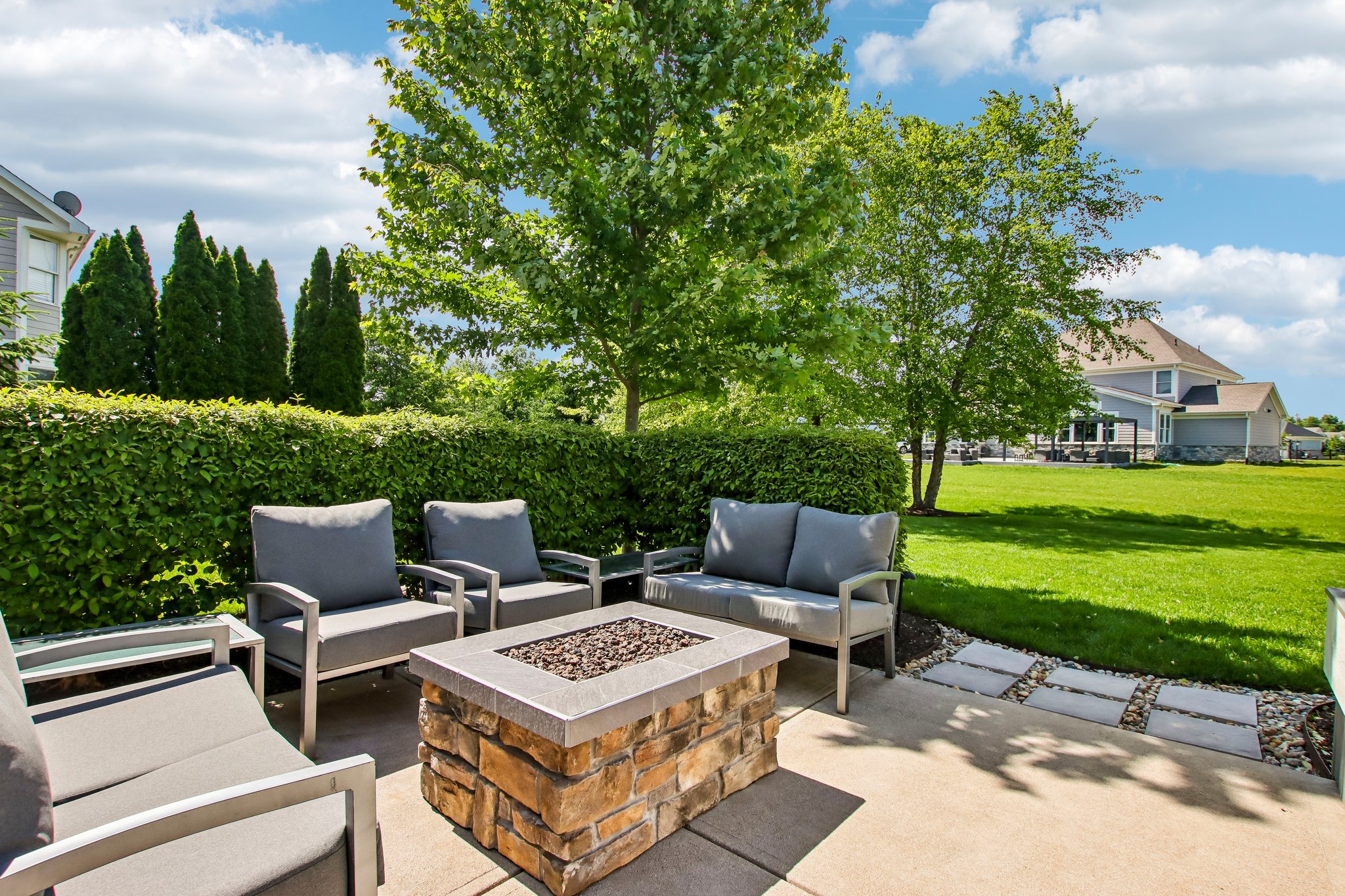 Pleasant Crest Ave-S2205-013.jpg