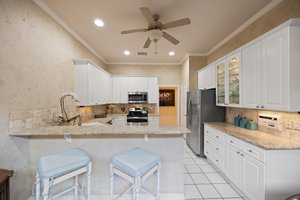 Kitchen/Breakfast Area
