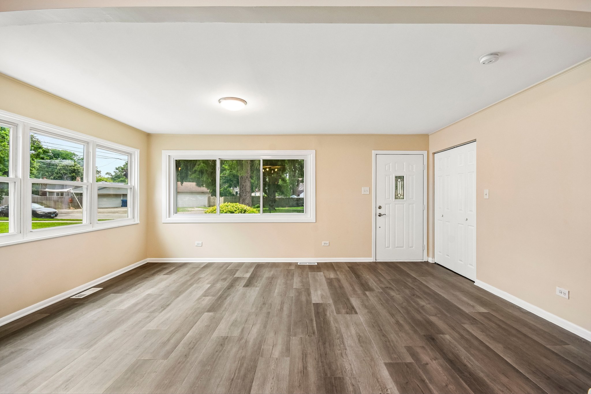 Abbottsford Rd-S1007-005.jpg