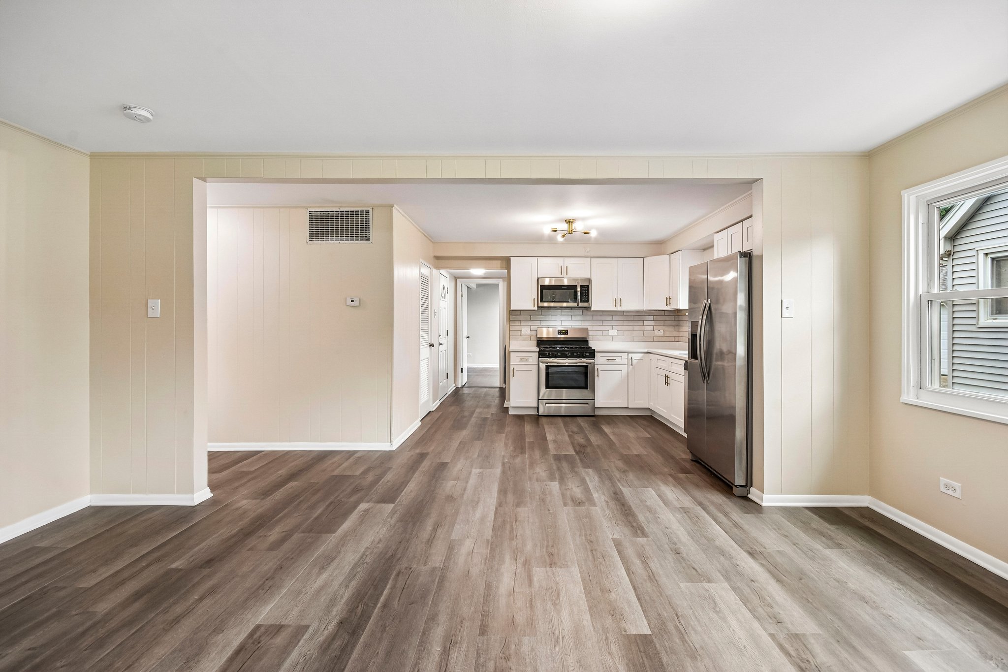 Abbottsford Rd-S1007-008.jpg