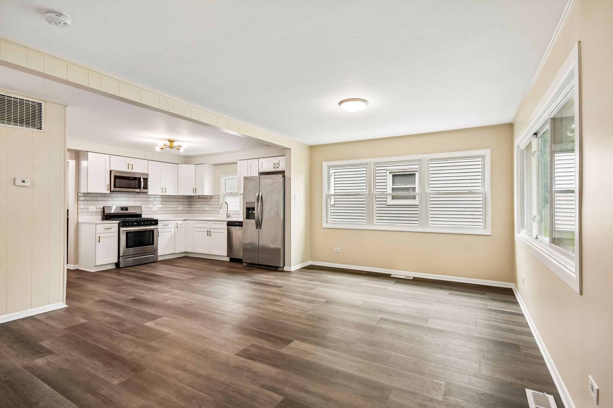 Abbottsford Rd-S1007-009.jpg