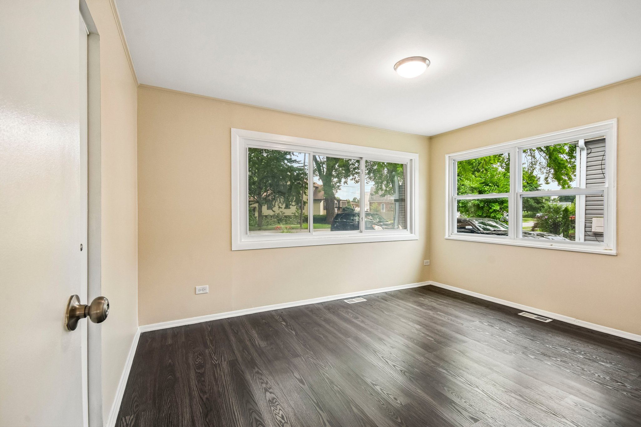 Abbottsford Rd-S1007-013.jpg