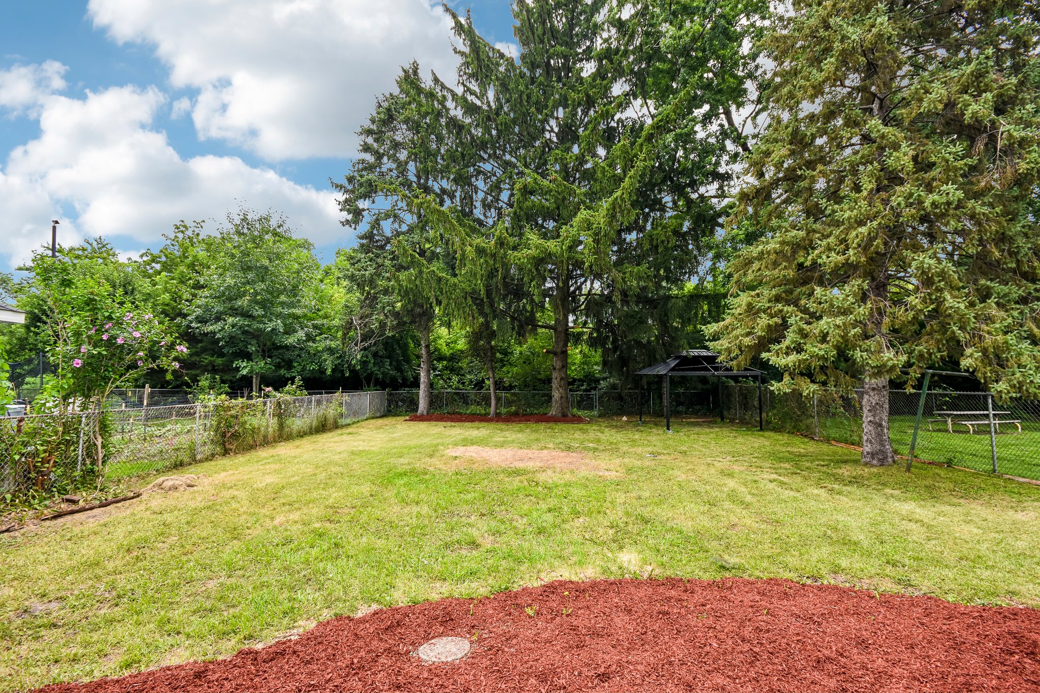 Abbottsford Rd-S1007-022.jpg