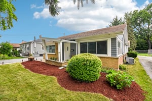 Abbottsford Rd-S1007-004.jpg