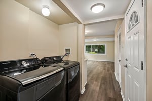 Abbottsford Rd-S1007-016.jpg