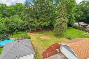 Abbottsford Rd-S1007-034.jpg