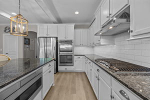 Double ovens and gas cooktop