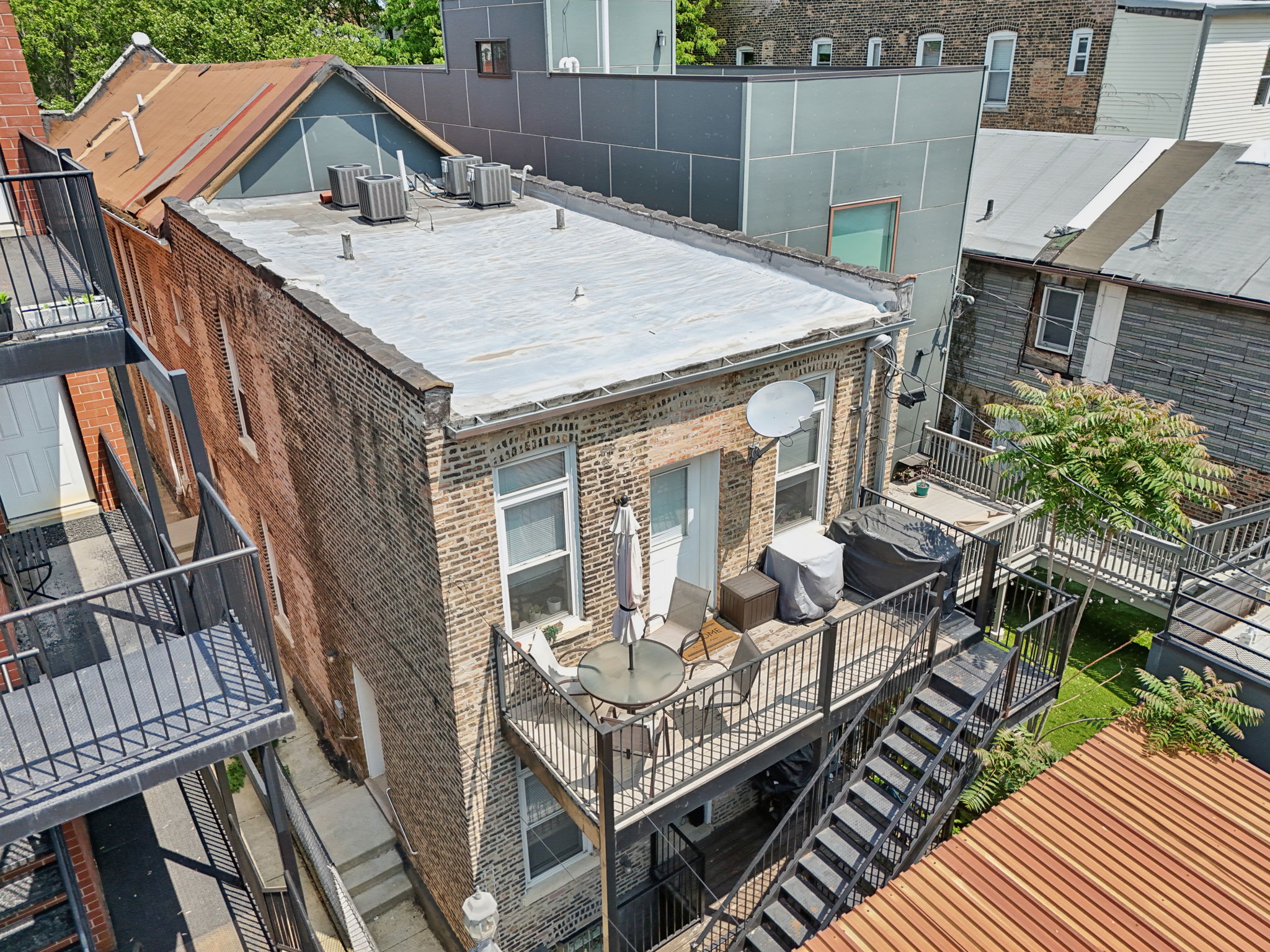 W Huron St -0206-017