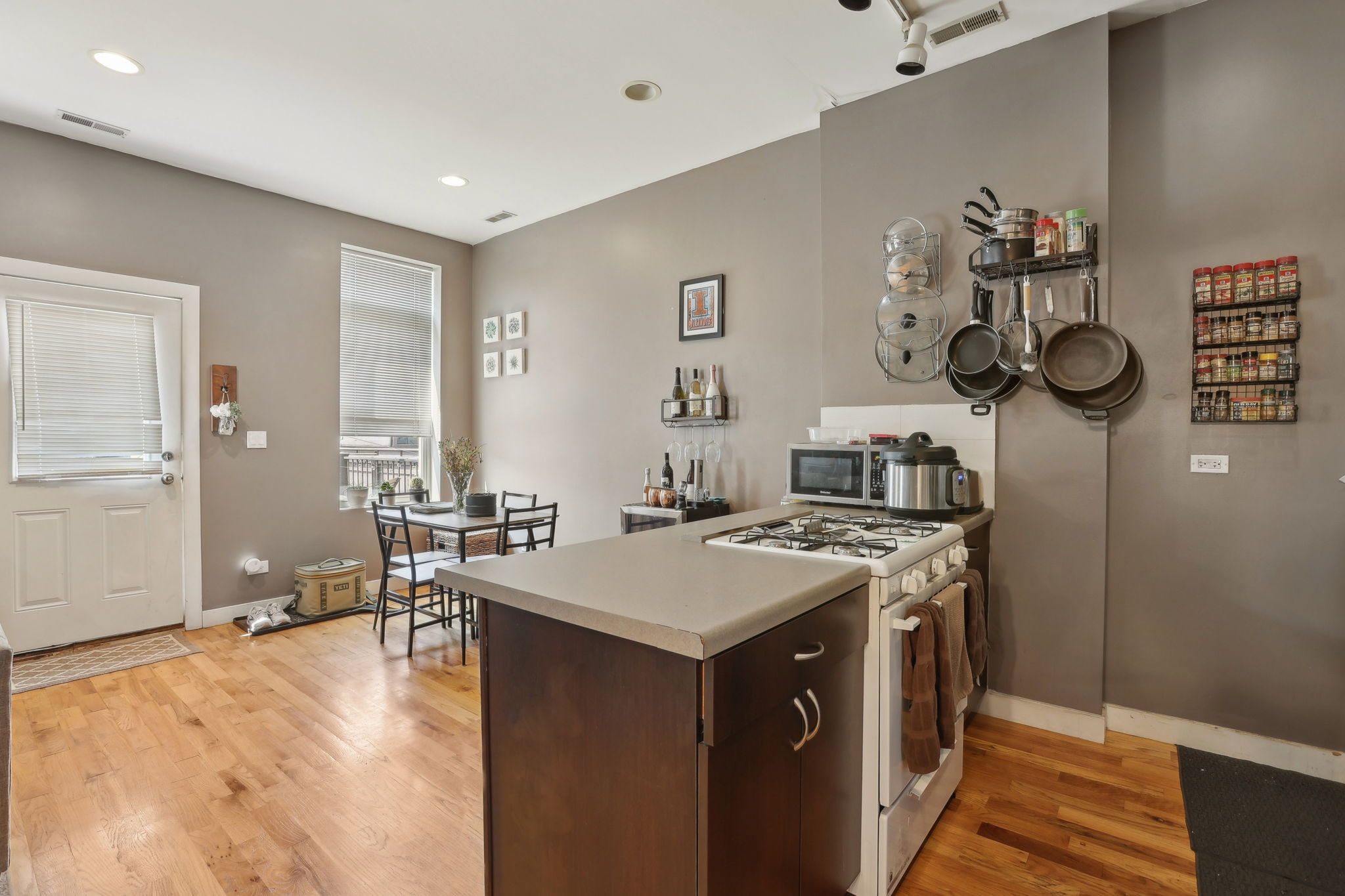 W Huron St Unit 2R-0206-007