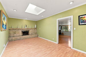 011_F8_1464 Hillsdale Ave