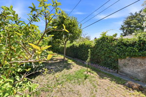 042_F8_1464 Hillsdale Ave