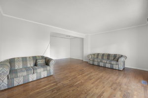  Photo 37