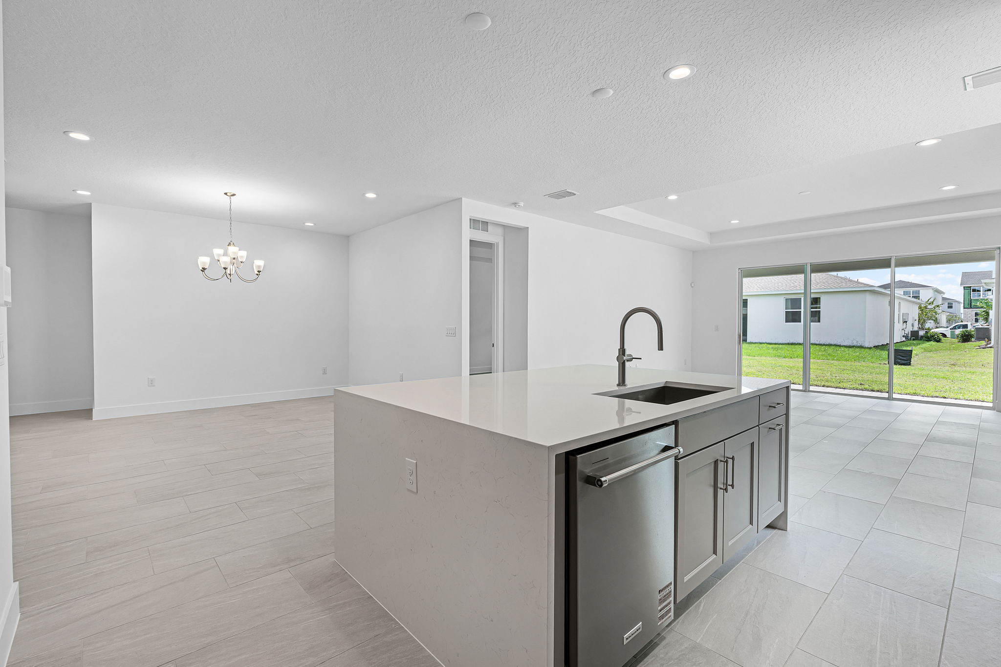 Kitchen/ Dining Room