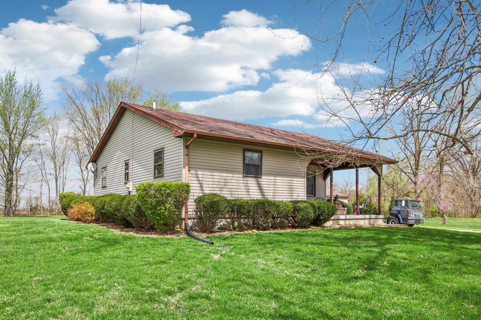 E Vandalia Rd-S0604-004.jpg