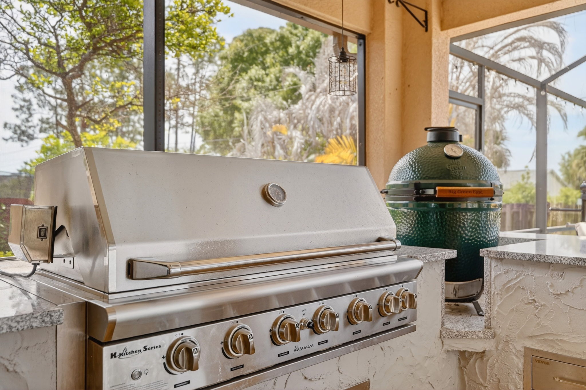 Outdoor Kitchen