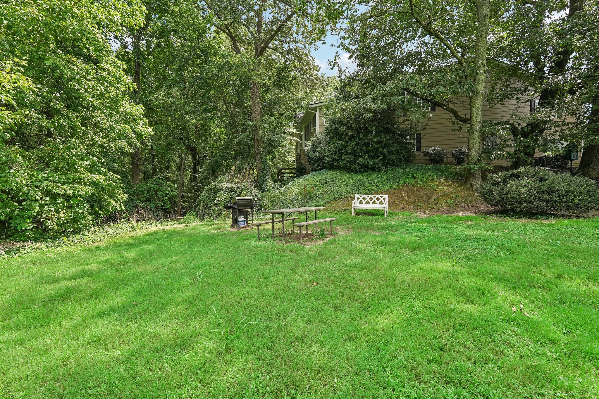 Briarwood Rd NE-1807-902.jpg