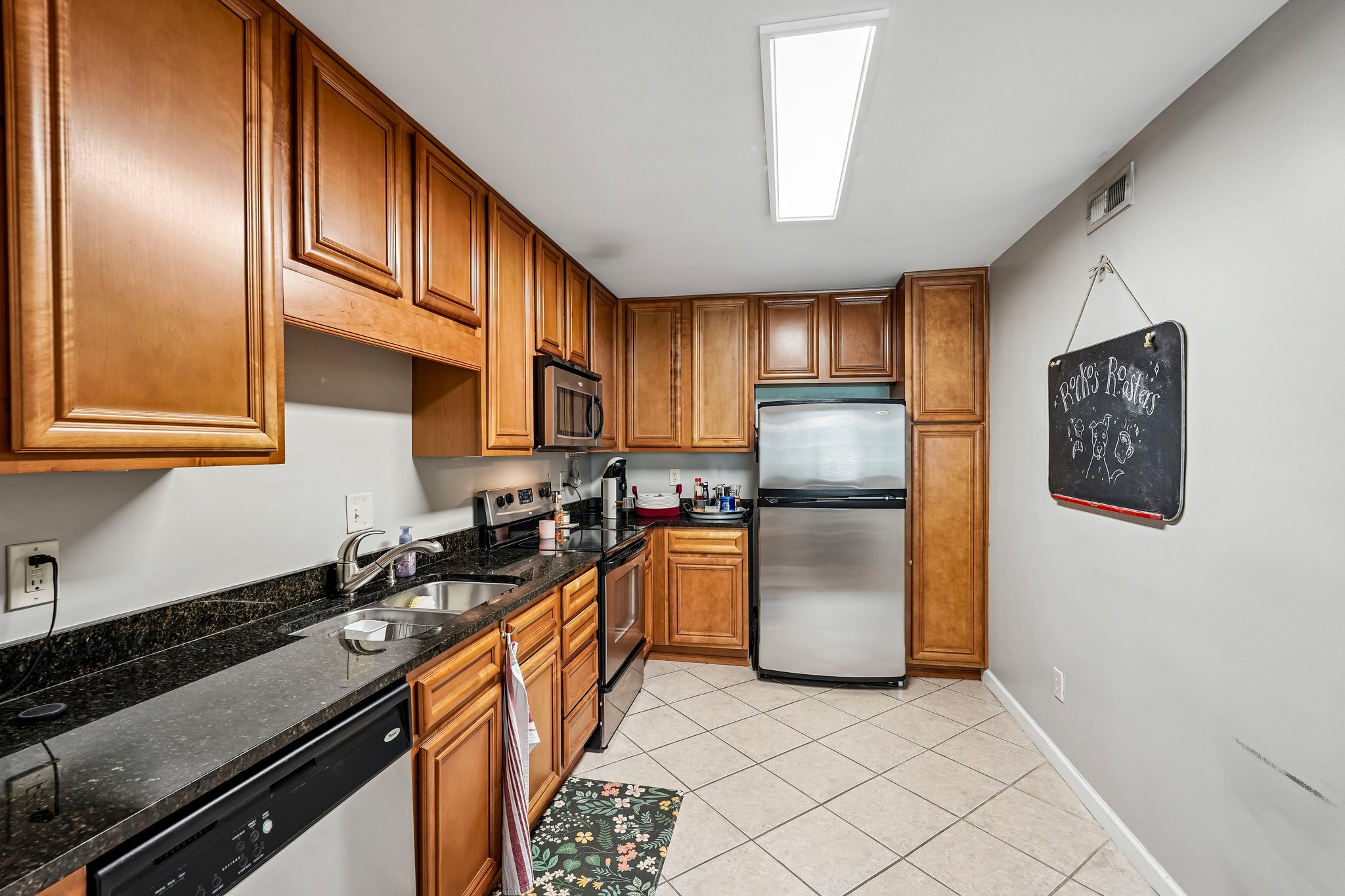 Briarwood Rd NE-S1807-010.jpg