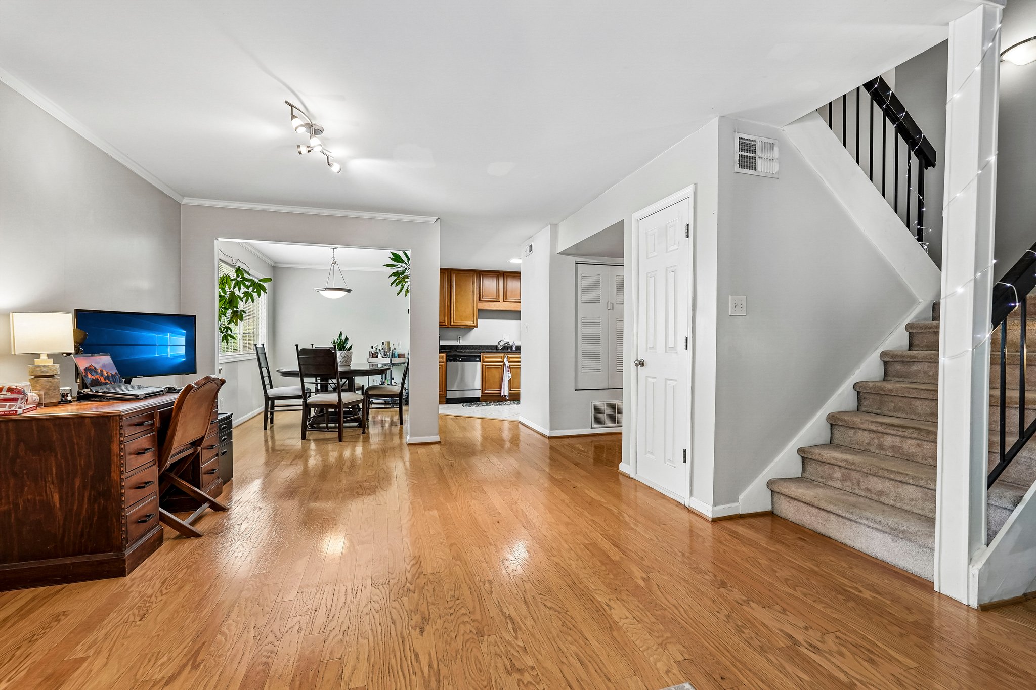 Briarwood Rd NE-S1807-013.jpg