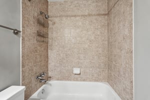 Briarwood Rd NE-S1807-023.jpg