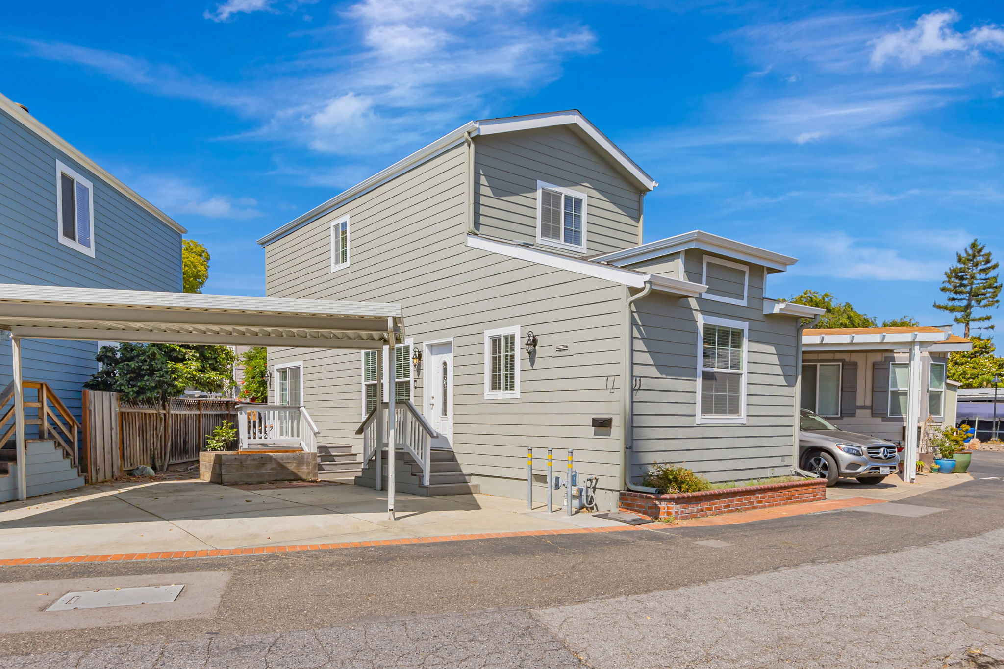 001_ 14685 Oka Rd 11  Los