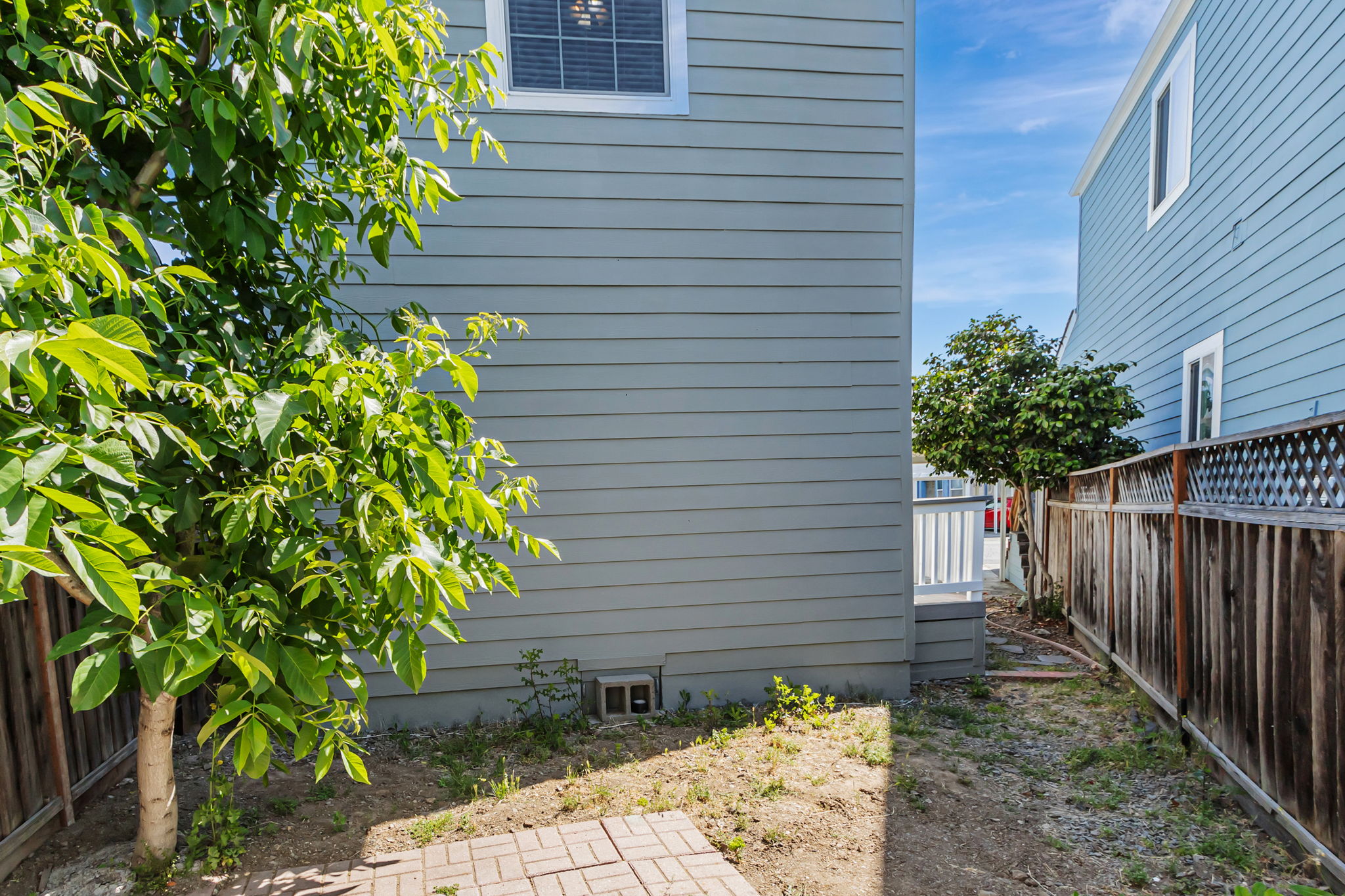 036_ 14685 Oka Rd 11  Los