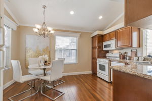 015_ 14685 Oka Rd 11  Los