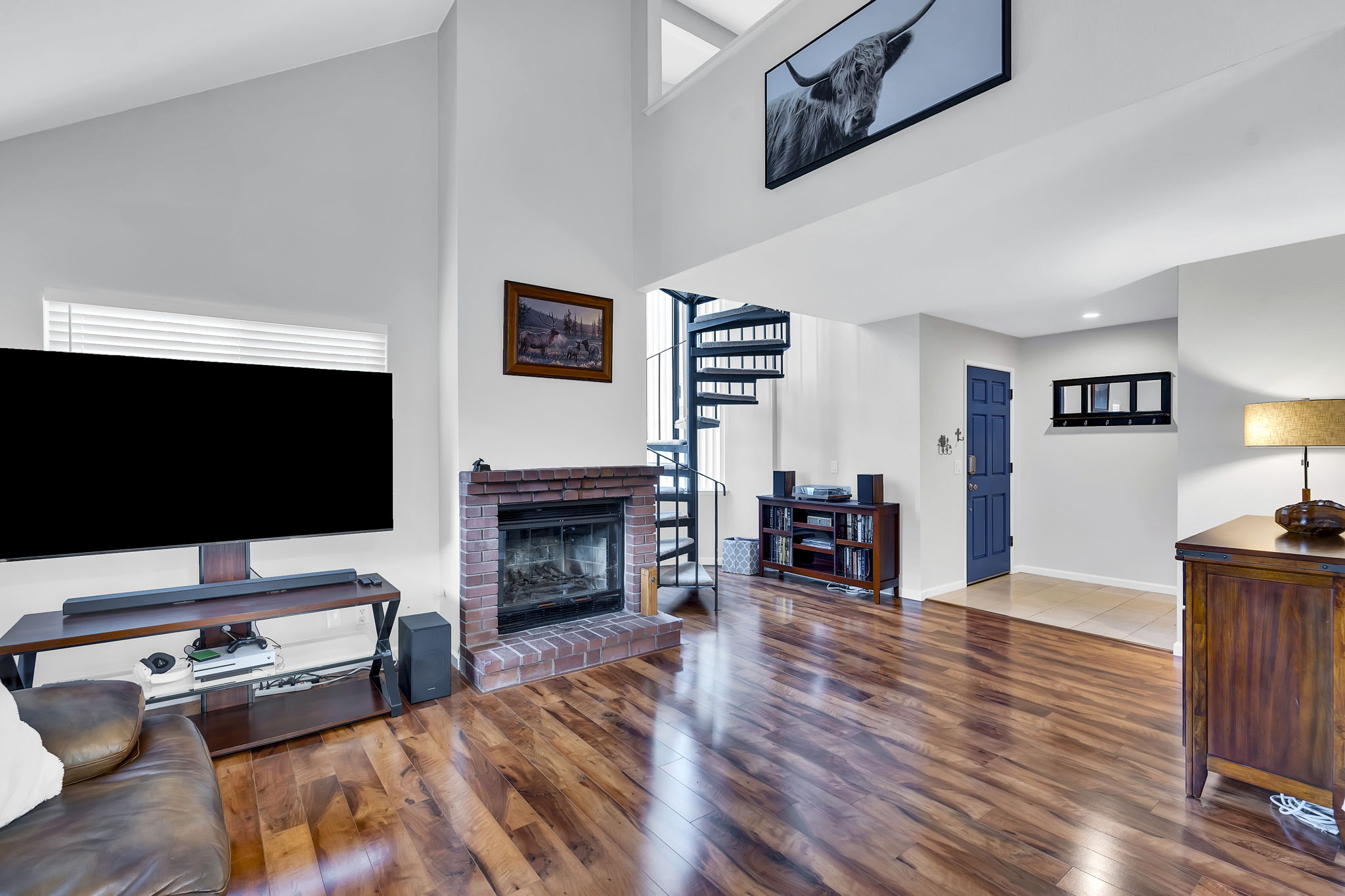 Foyer/Living Room