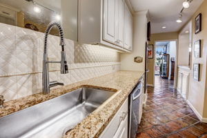15th St NE 2C -008