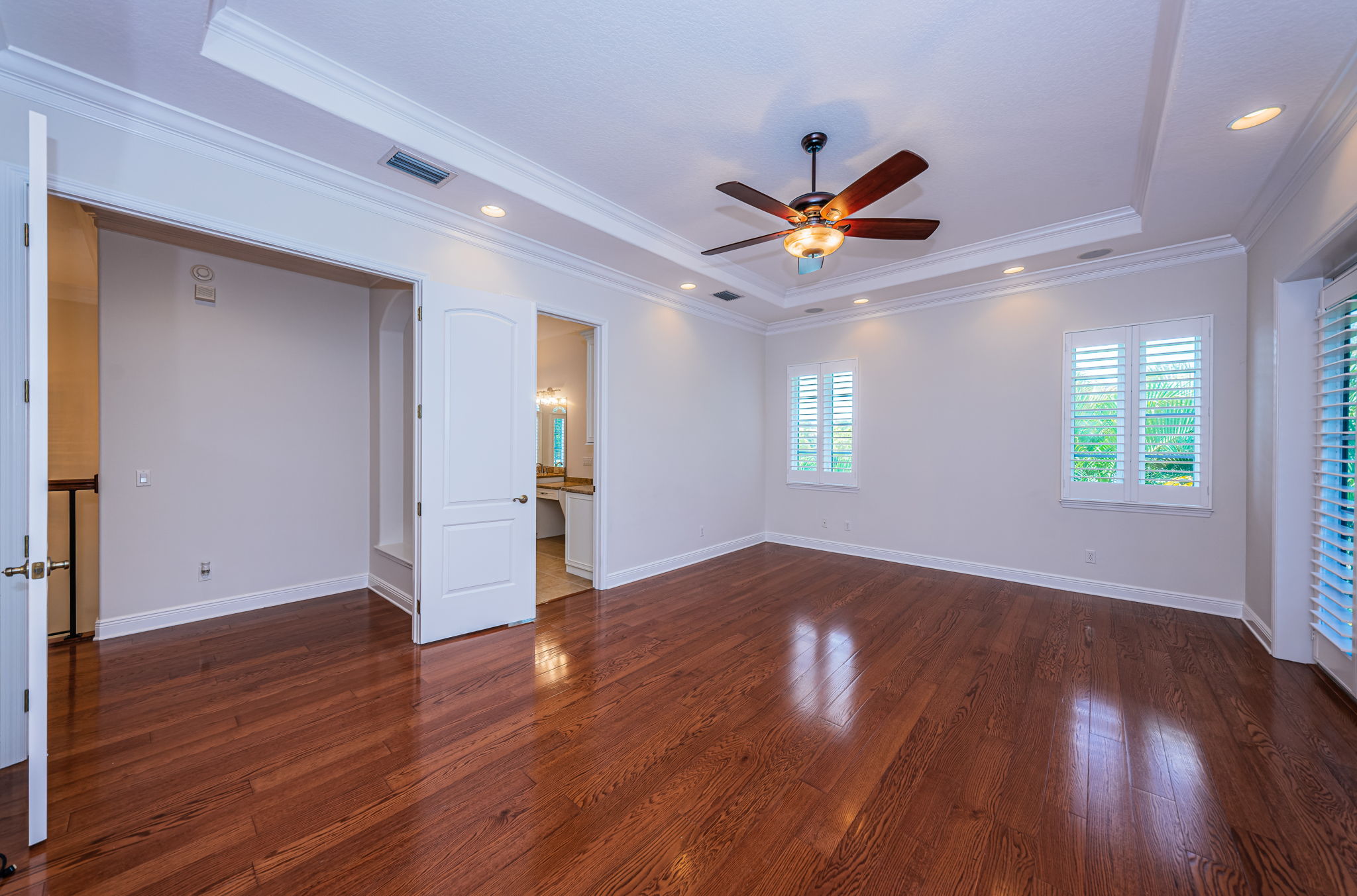 Upper Level Master Bedroom1b