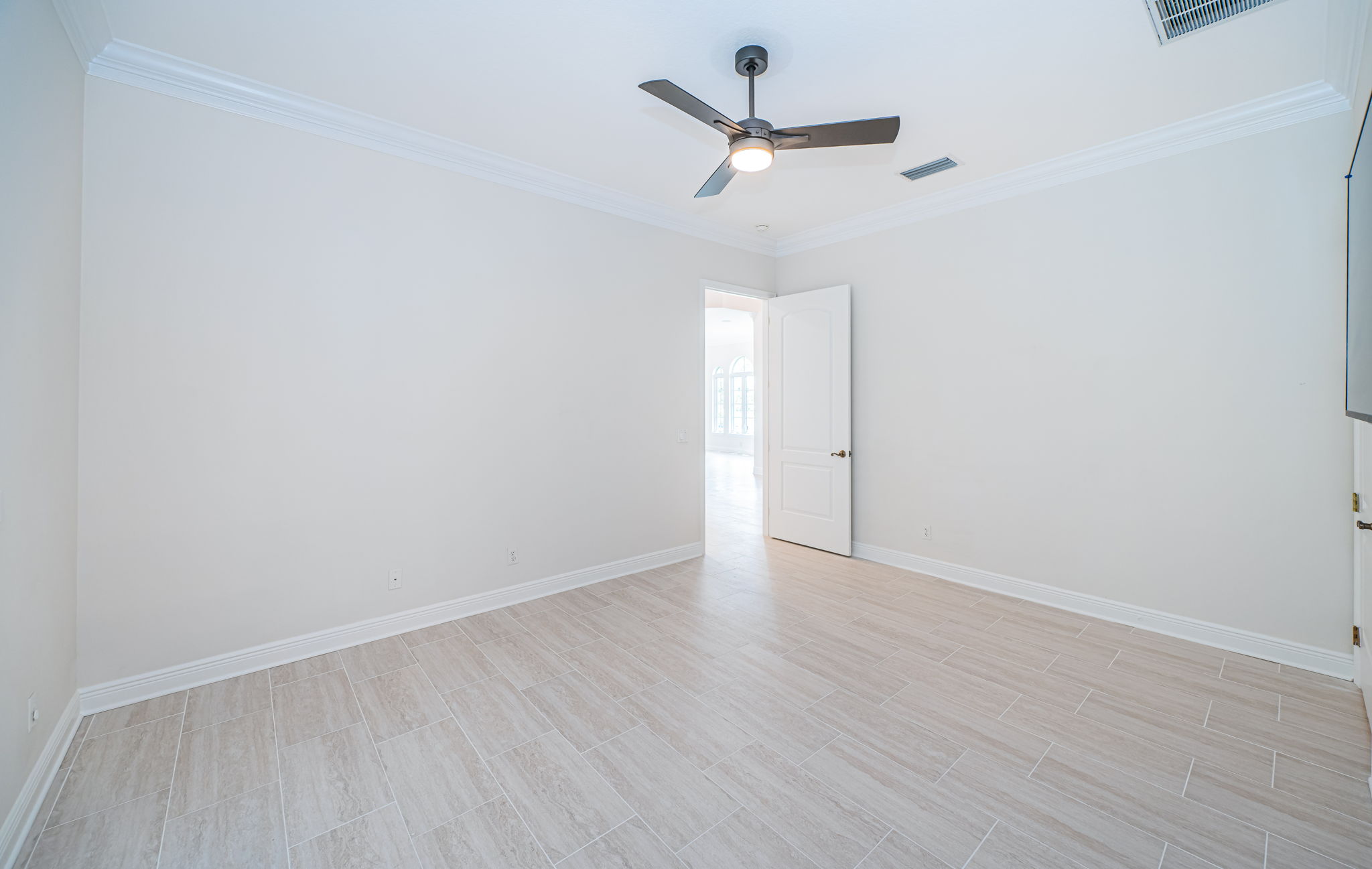 First Floor Guest Bedroom1c