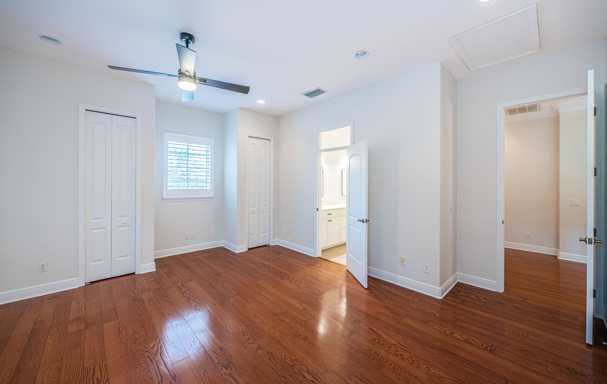 Upper Level Bedroom2c