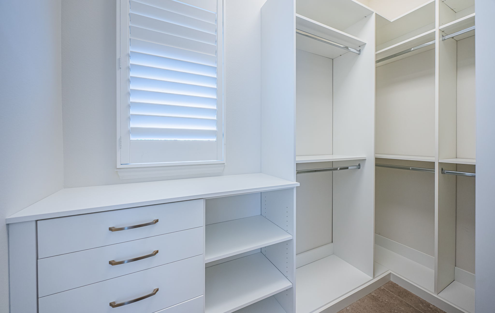 Upper Level Primary Bedroom Walk-in Closet2