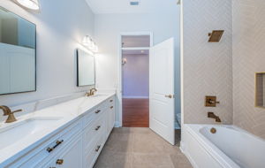 Upper Level Jack n Jill Bathroom2b