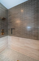 Upper Level Primary Bathroom1e