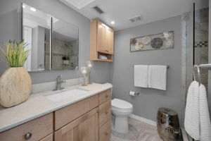 Master Bathroom1a