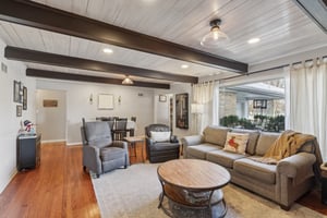 Chicago Ave-S1612-004.jpg