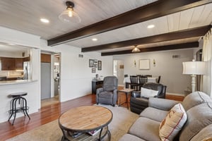 Chicago Ave-S1612-005.jpg