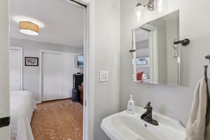 Chicago Ave-S1612-017.jpg