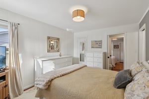 Chicago Ave-S1612-019.jpg