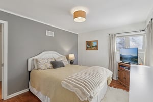 Chicago Ave-S1612-020.jpg